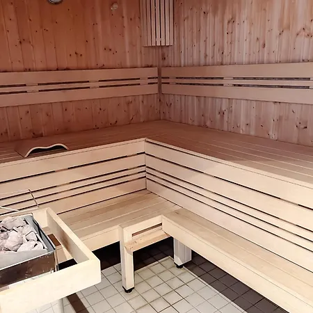 Diekblk Mit Pool Apartment